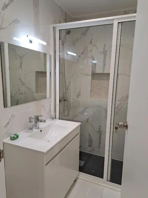 Apartamento Em Quarteira T1 0*,